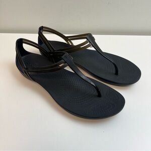 Crocs Isabella T-Strap Womens Size 9 Slip On Jelly Thong Sandals Black Sexy